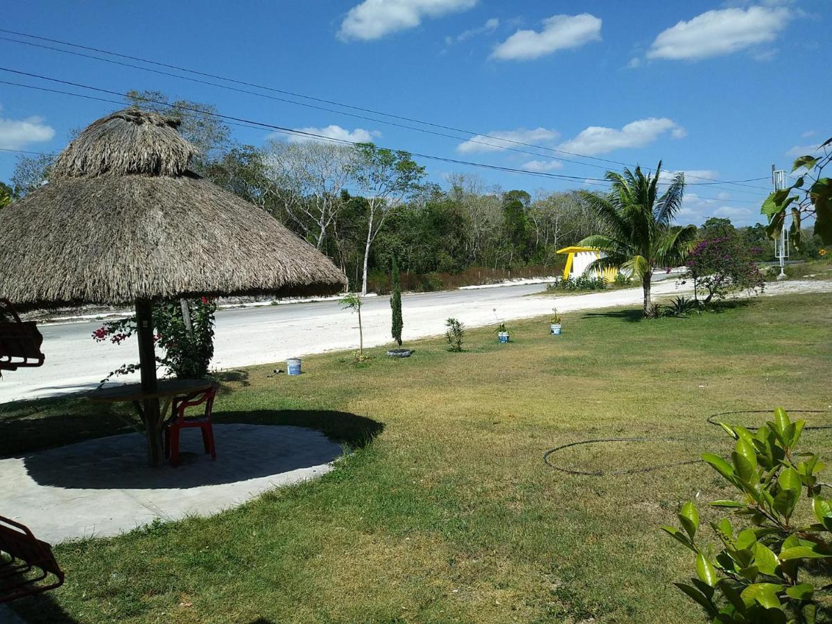 Hotel Templo Maya Xpujil Exterior foto